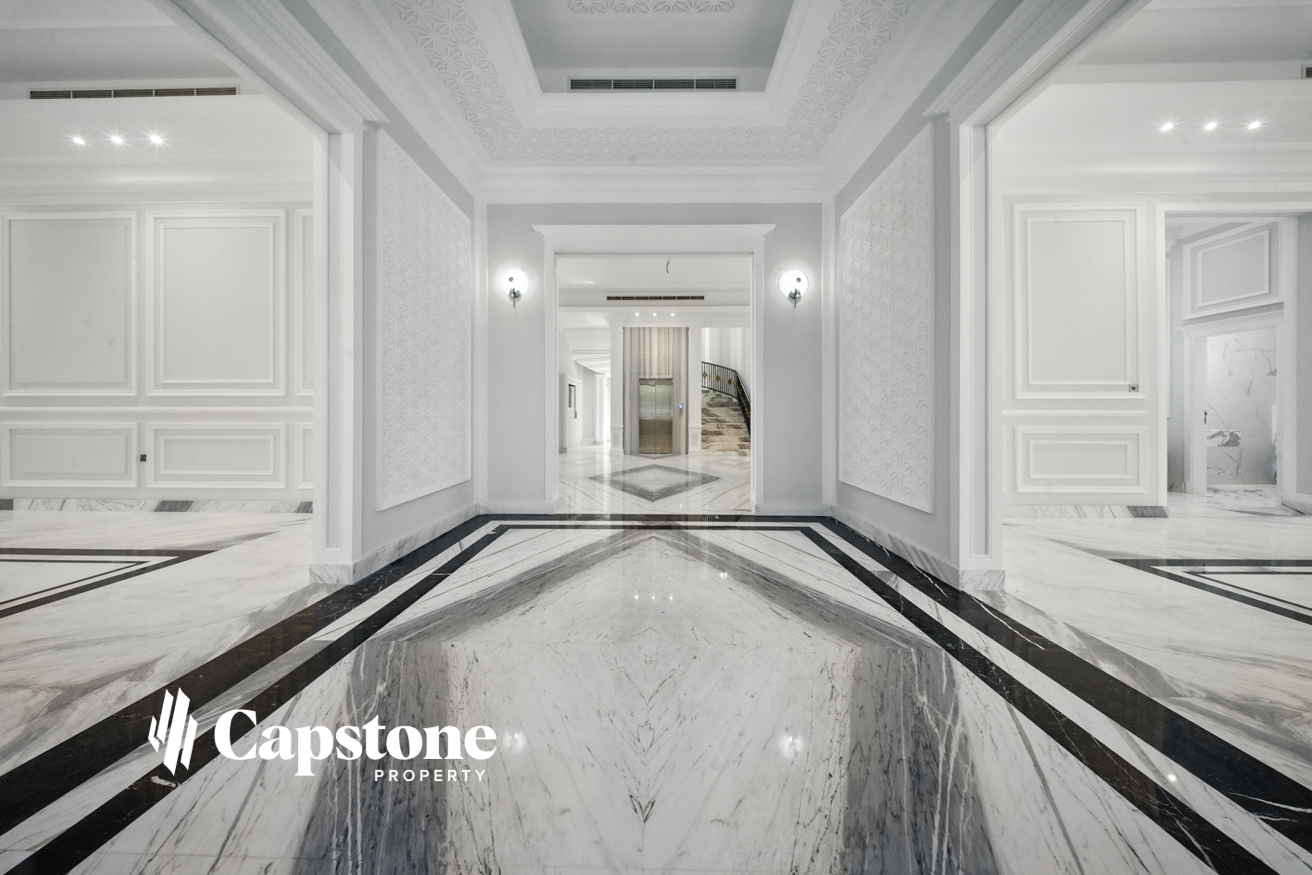 NEW 11-BEDROOM VILLA WITH PRIVATE POOL - Villa in West Bay